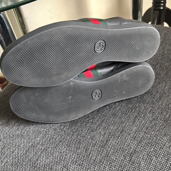 Gucci Black High-Top Sneakers with Red and Green Stripes - Picture 8 of 13